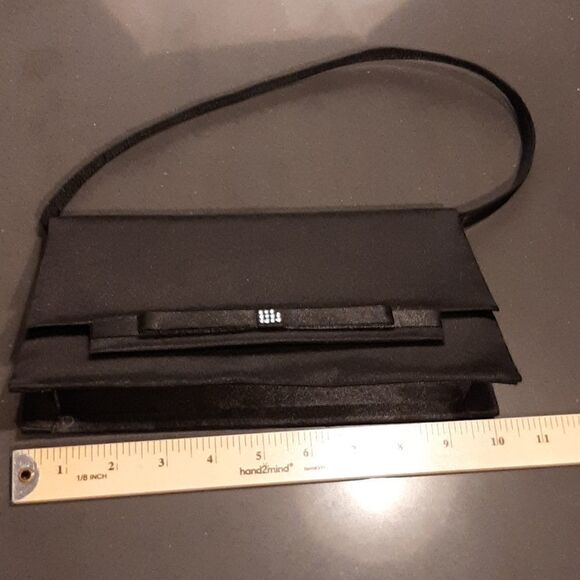 La Regale Black Wristlet Purse - Picture 10 of 10